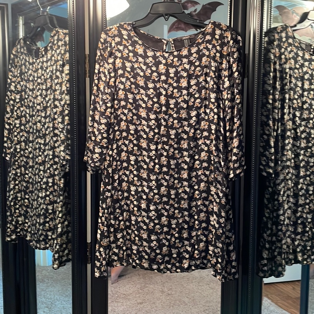 Black floral Forever 21 shift dress FALL